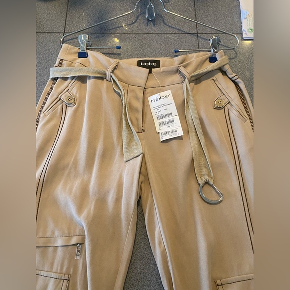 BEBE Cropped Silk Blend Cargo Style Pants in Sand .. SIZE 0 (XS) - Picture 3 of 14